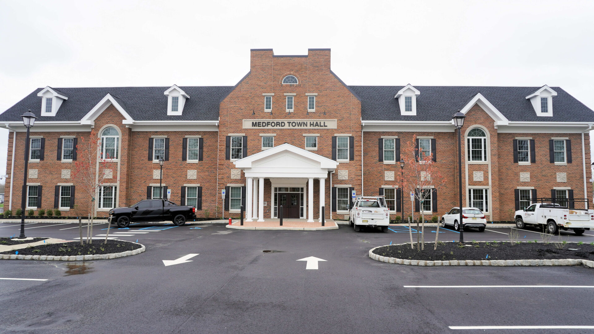 XXXMEDFORD NEW TOWN HALL.JPG